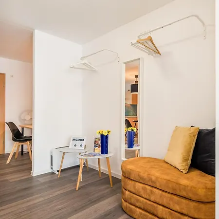Helles Stadtloft Für 3 I Terrasse I 5 Min Zur Innenstadt I Barrierearm I Terrasse I 1 Schlafzimmer